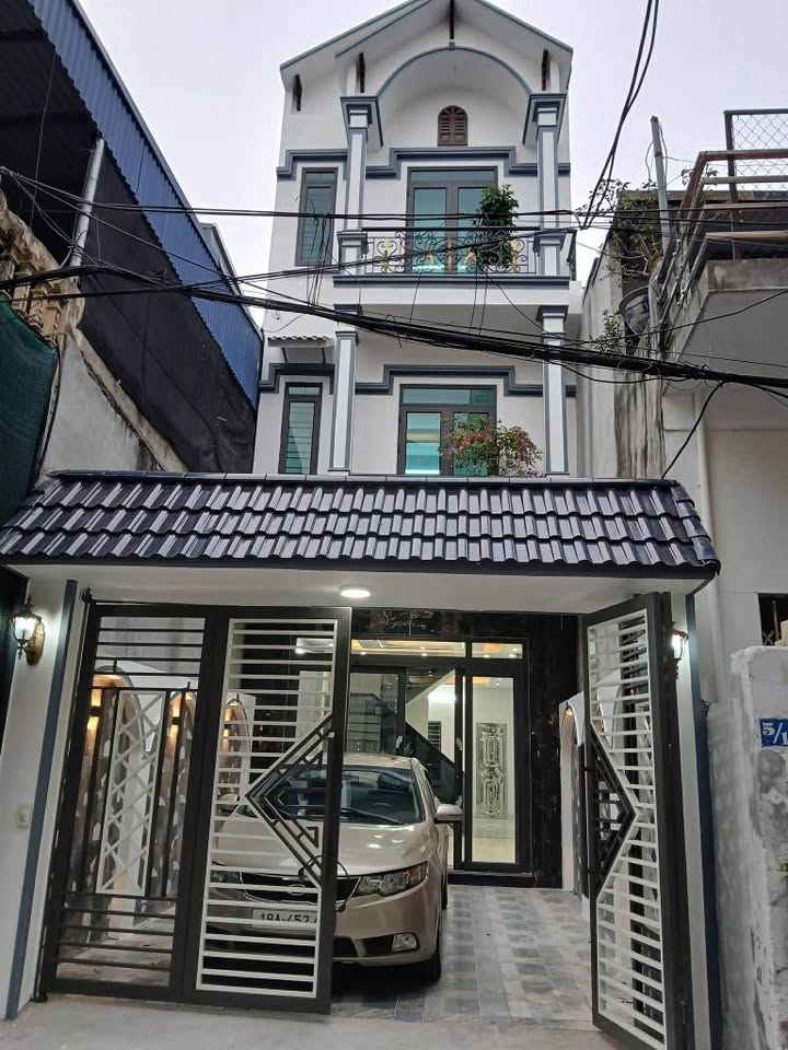 Bán nhà 3 tầng Đặng Việt Châu, ngõ to như đường, ô tô tránh nhau trước cửa, đỗ trong sân, giá 4.38 tỷ