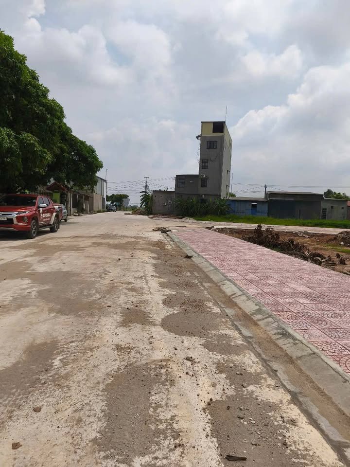 Bán đất đấu giá băng 1 Hội Thịnh, Tam Dương, bìa hồng sẵn công chứng