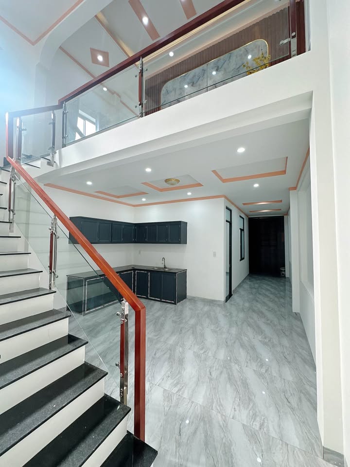 Nhà gác lửng đẹp ngõ thông, gần chợ Quang Thắng, cơ hội an cư tuyệt vời