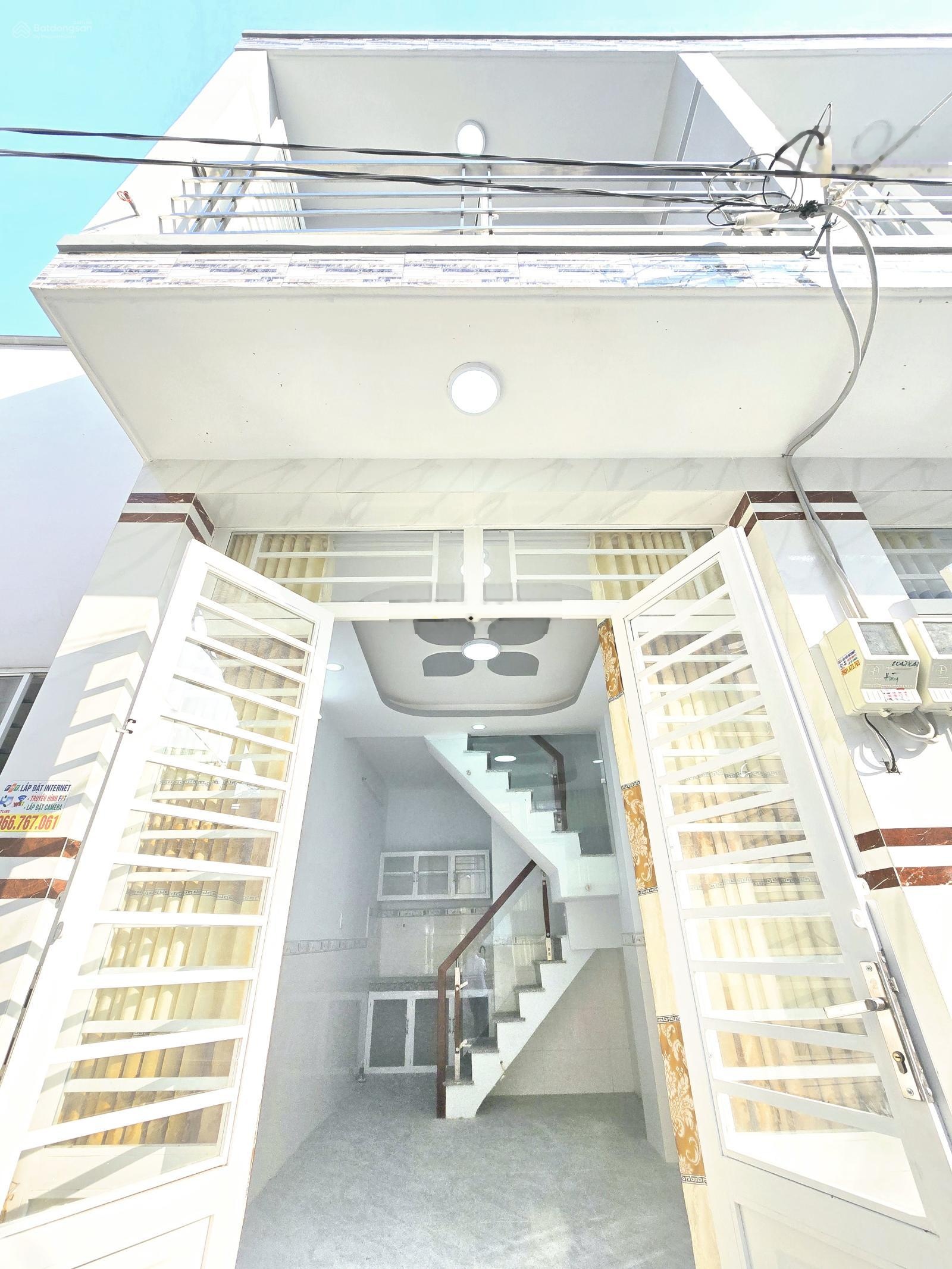 Cần bán nhà một lầu gần chợ gần hẻm xe hơi