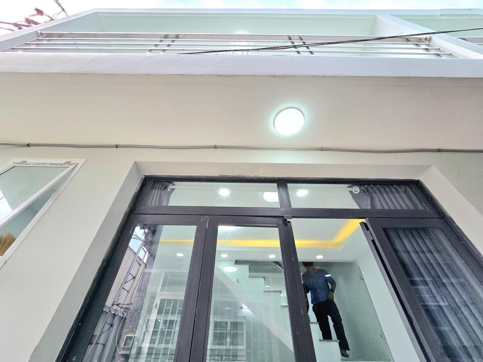 Nhà đẹp mới 1 lầu gần chợ gần đường lộ hẻm trước nhà 3m