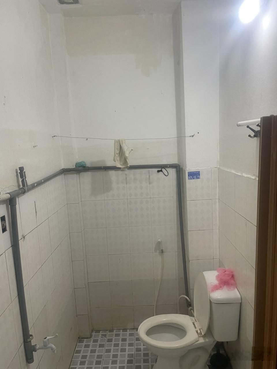 Cần bán gấp căn nhà p Đông hưng thuận , Q12, 1 trệt, 1 lầu, , giá 750 triệu