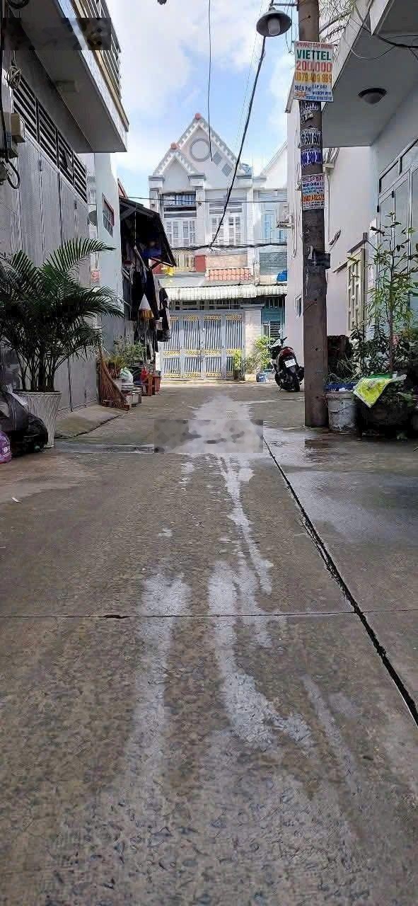 Nhỉnh 2ty nhà đẹp khu dân cư 1 lầu 2PN 2WC hẻm thông 4m Hiệp Thành 13 gần chợ và xe Bus Hiệp Thành