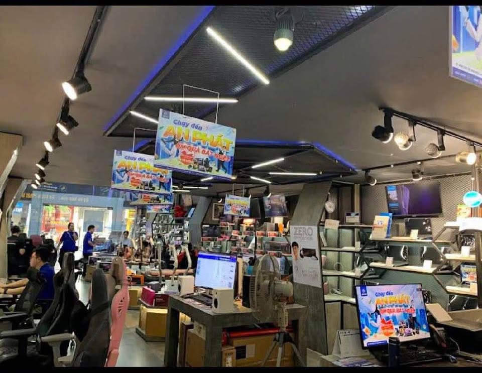 Bán nhà mặt phố quận Đống Đa, thành phố Hà Nội giá 300 triệu/tháng