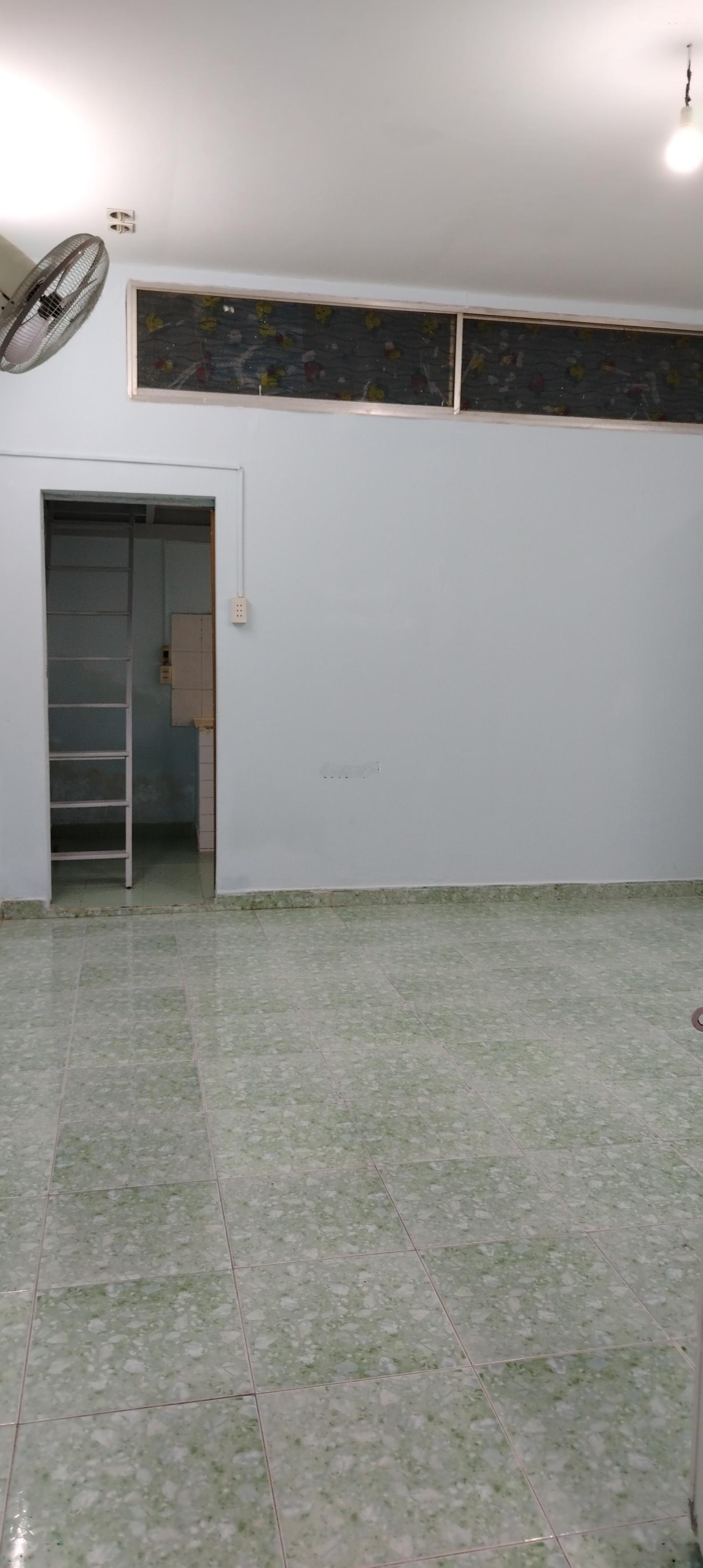 Cho thuê NNC Nguyễn Văn Công,P3 Gò Vấp, 4mx10m, 1 trệt 1 lửng,nhà trống giá 6tr/tháng. Ko nuôi pet.