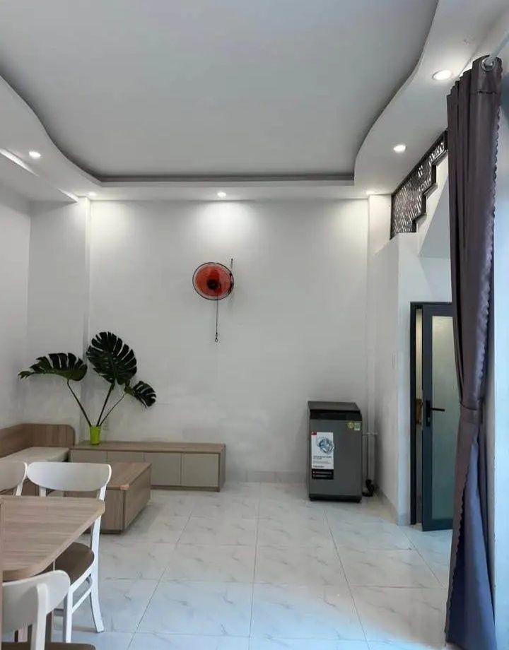 Bán nhà 1 trệt 1 lầu, 40m2, hẻm xe hơi, 3,85 tỷ