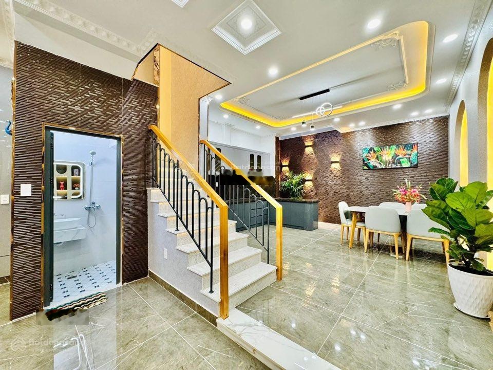 Chính chủ cấn bán gấp ra căn đẹp Nguyễn Văn Thủ, P Đa Kao, Q1, 67.6m2,giá 3 tyr590, sổ hồng riêng