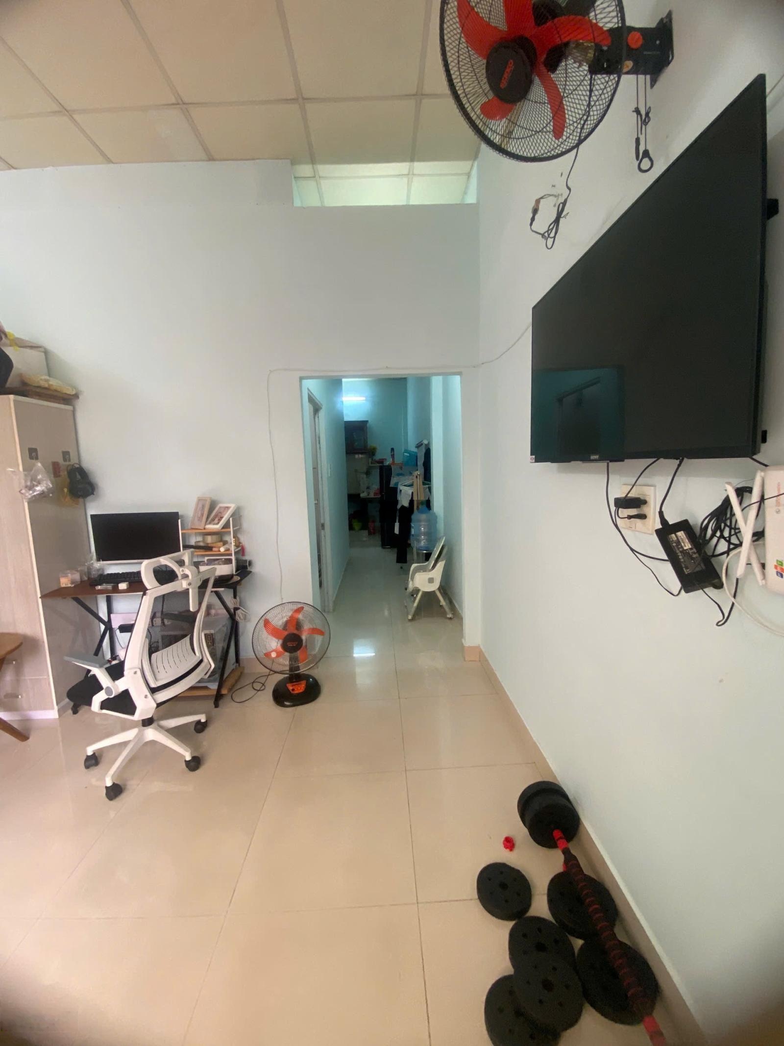 Nhà mặt tiền thụt hẻm xe hơi sát Lotte giá: 3.4 tỷ (còn bớt)