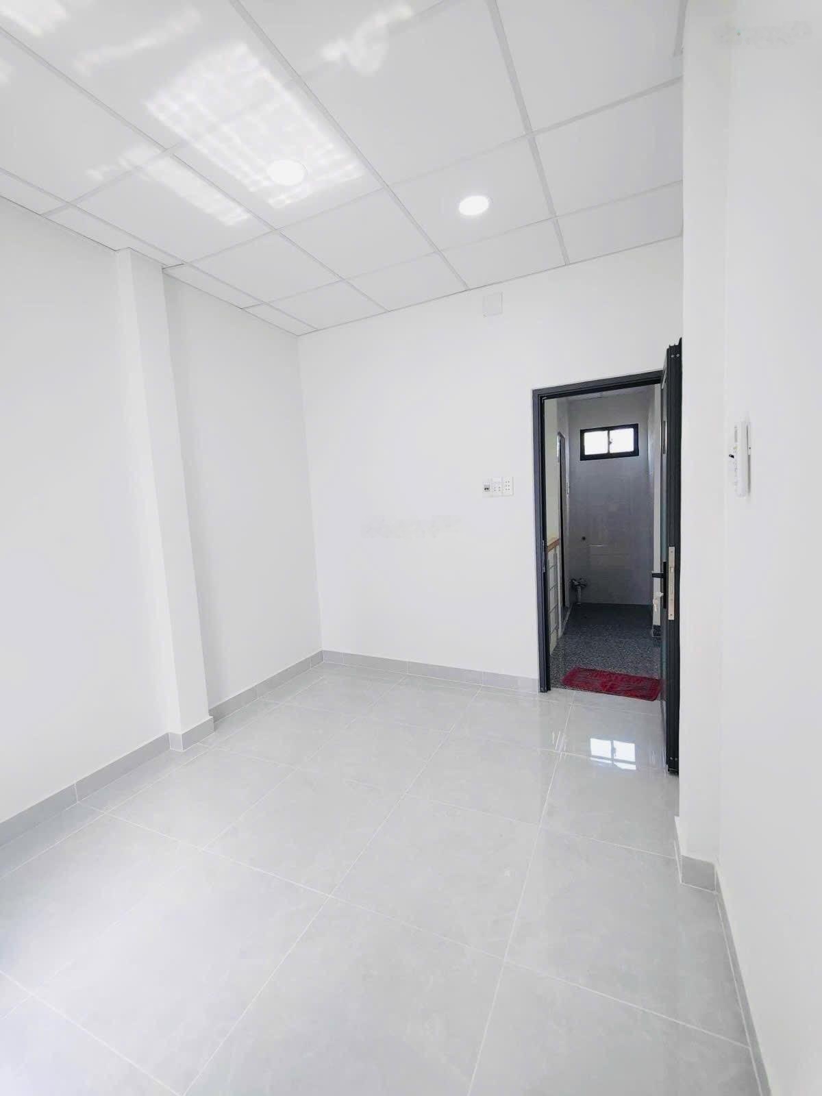 Nhà Mới Sẵn Dòng Tiền - Võ Văn Kiệt Quận 1 - 19m6 3 Tầng 2 PN Chỉ 3 Tỷ 75