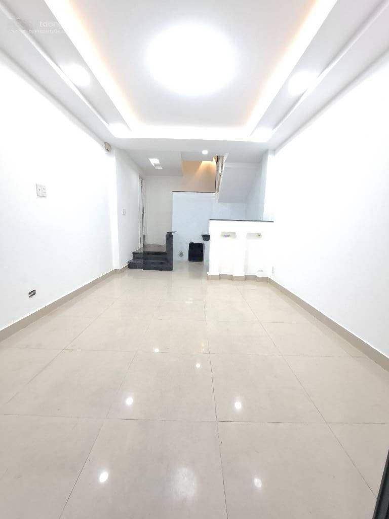 Nhà mới - 3 tầng - nở hậu - 26.6m2 - an ninh - 20m ra hẻm xe hơi