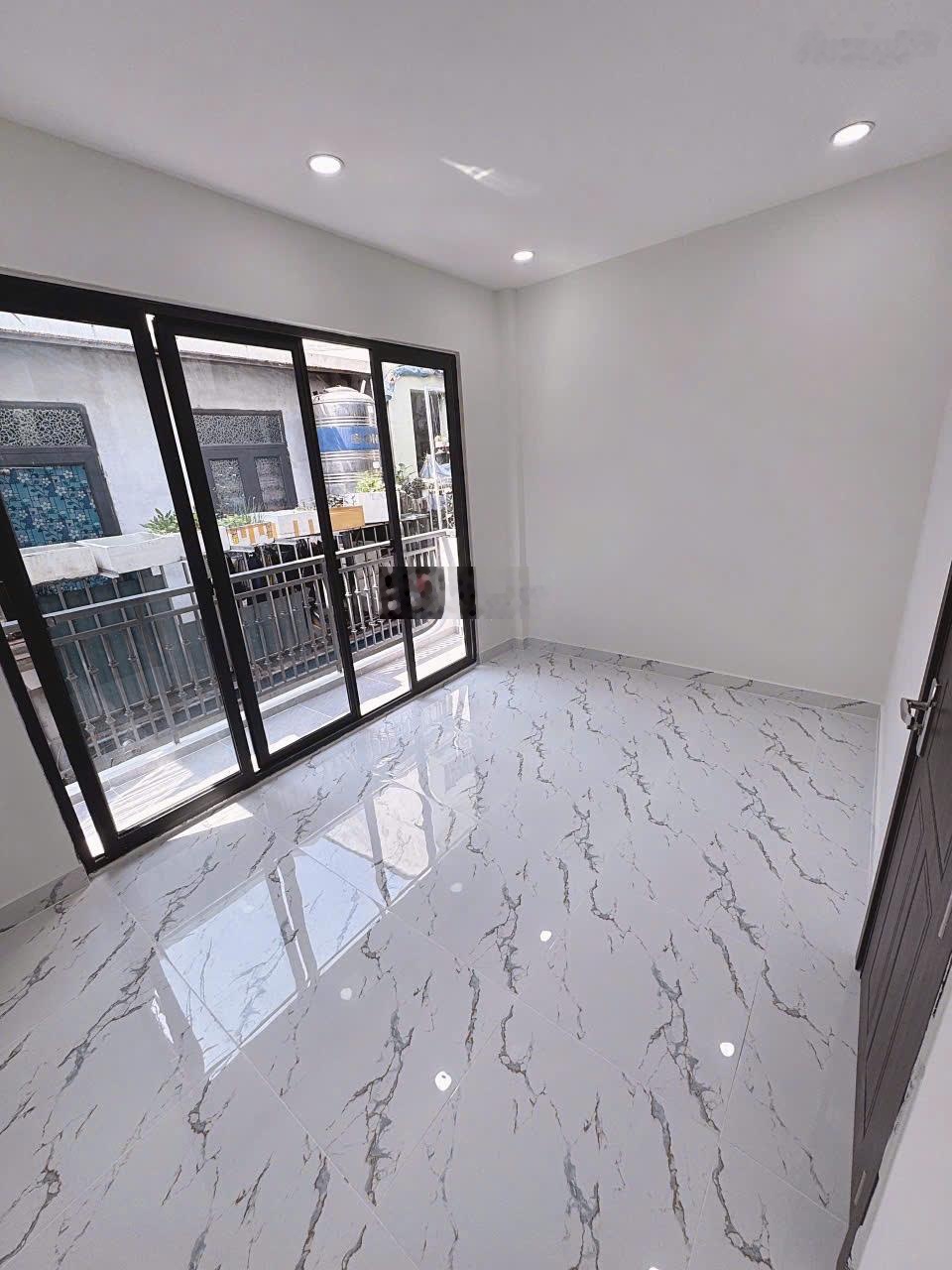 Căn góc mới toanh 2 mt hẻm thoảng mát. cách trường 500m. cách chợ 100m và cách tờ a4 chưa tới 3 tỏi