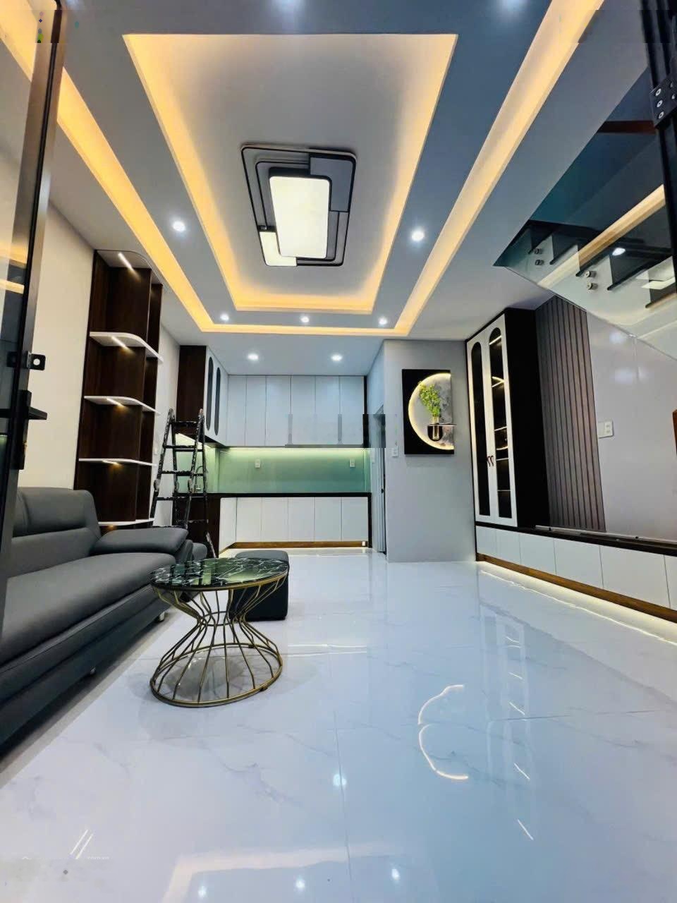 Bán nhà đẹp căn góc hẻm thông bùi văn ba - quận 7