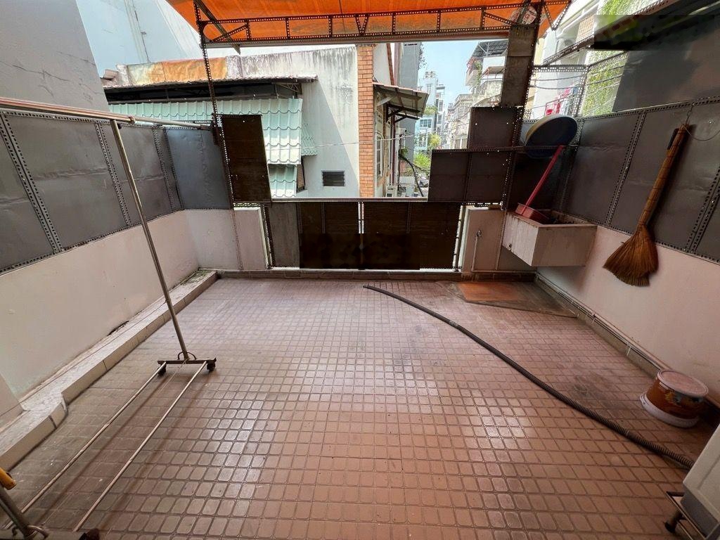 Bán nhà hẻm xe hơi rất đẹp hiếm tại Cô Giang, 9,8 tỷ, 58m2 2 tầng, Quận 1, HCM giá chỉ 9,8 tỷ