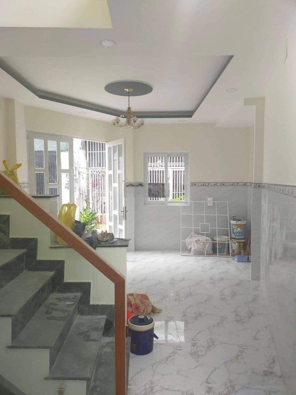 Bán nhà 35m2, 2PN ở ngay, HXH, 2 tấm BTCT, SHR, HC, Tân Thới Hiệp 21, quận 12, an ninh, dân trí