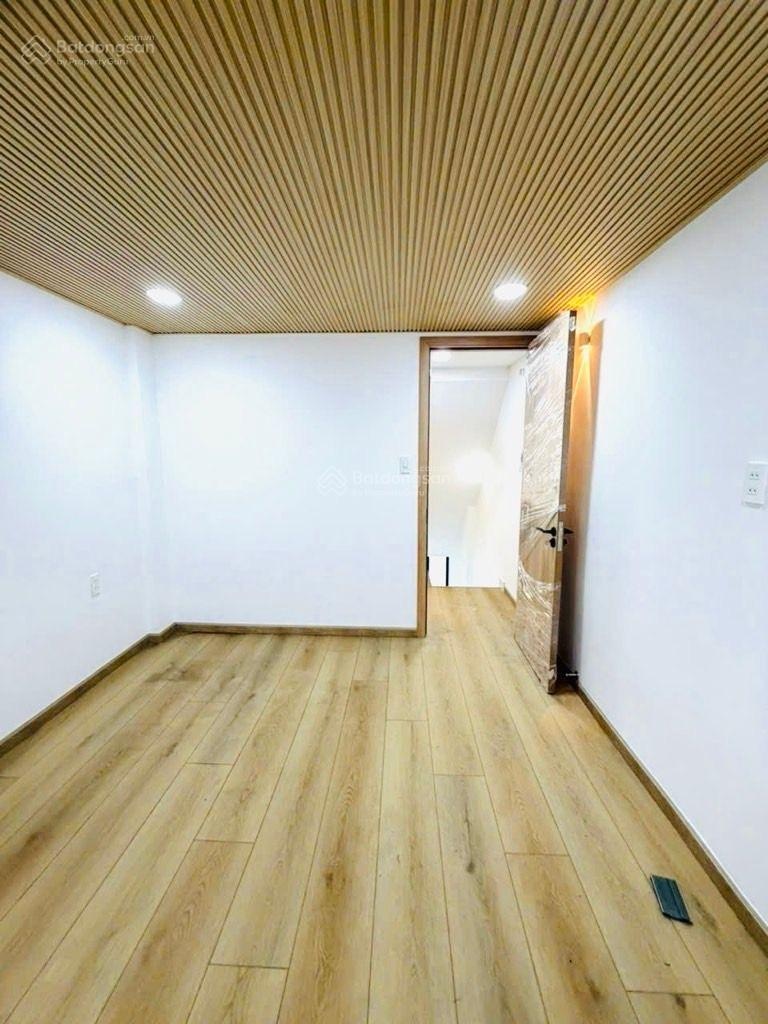 Bán nhà Quận 10 - đường Thành Thái - nhà mới tặng nội thất - 35m2 - 4tỷ790