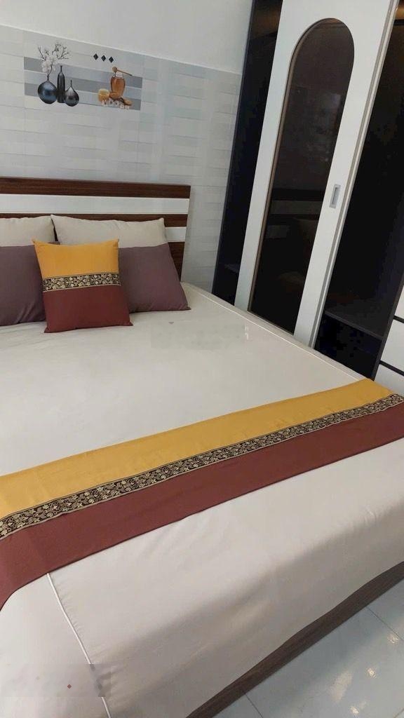 Nhà Mới, 3 Tầng 3 PN, Nội Thất đầy đủ, gần chợ và trường học