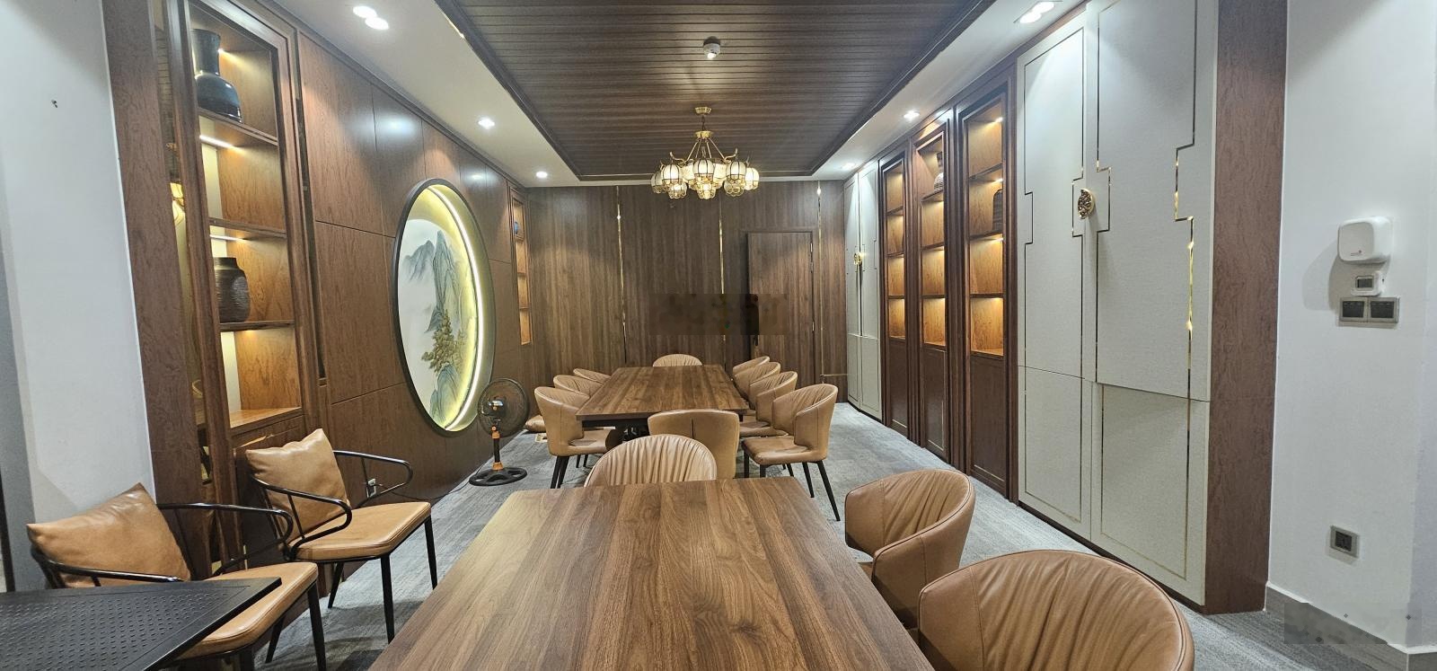 Cho thuê nguyên sàn tầng trệt 339m2 thích hợp coffee , nhà hàng , spa , vp cao cấp giá tốt