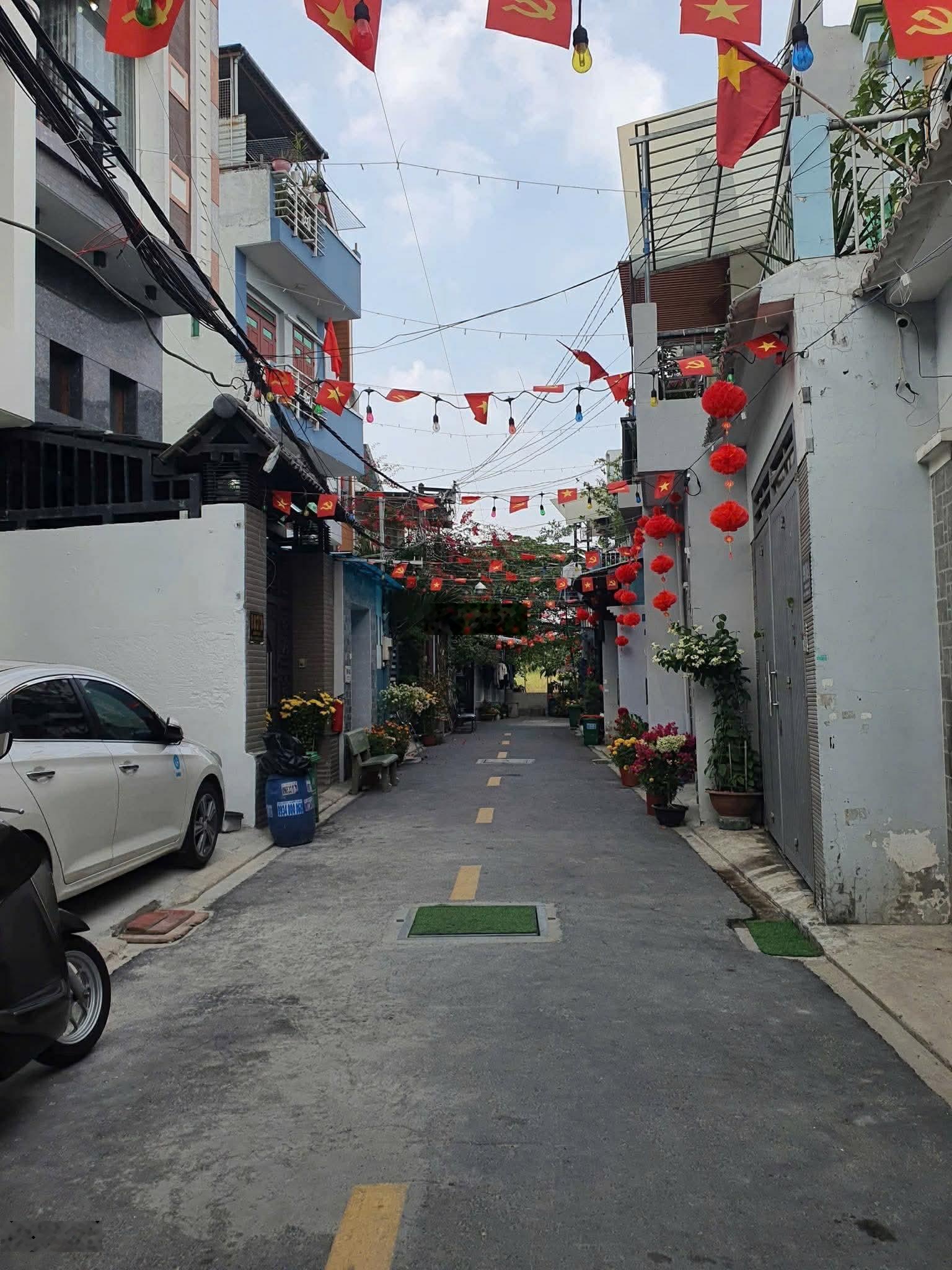 Nhà thới an quá rẻ oto đậu cửa nhà 2 tầng sạch sẽ về ở ngay - nhà thới an - sát bên trường học