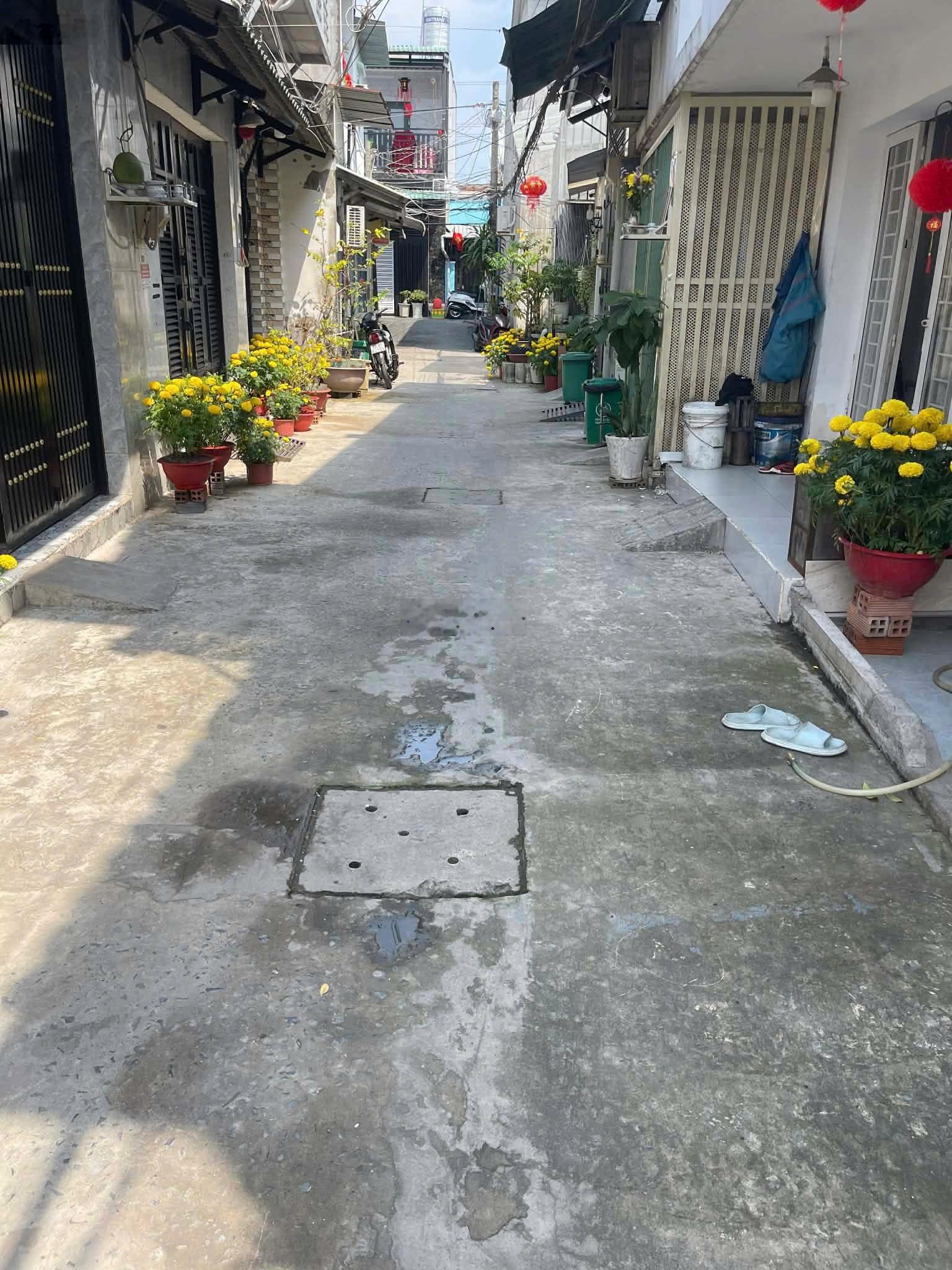 Bán nhà Vi Bằng Lê Văn Lương Nhơn Đức 4x14m - 2pn giá TL