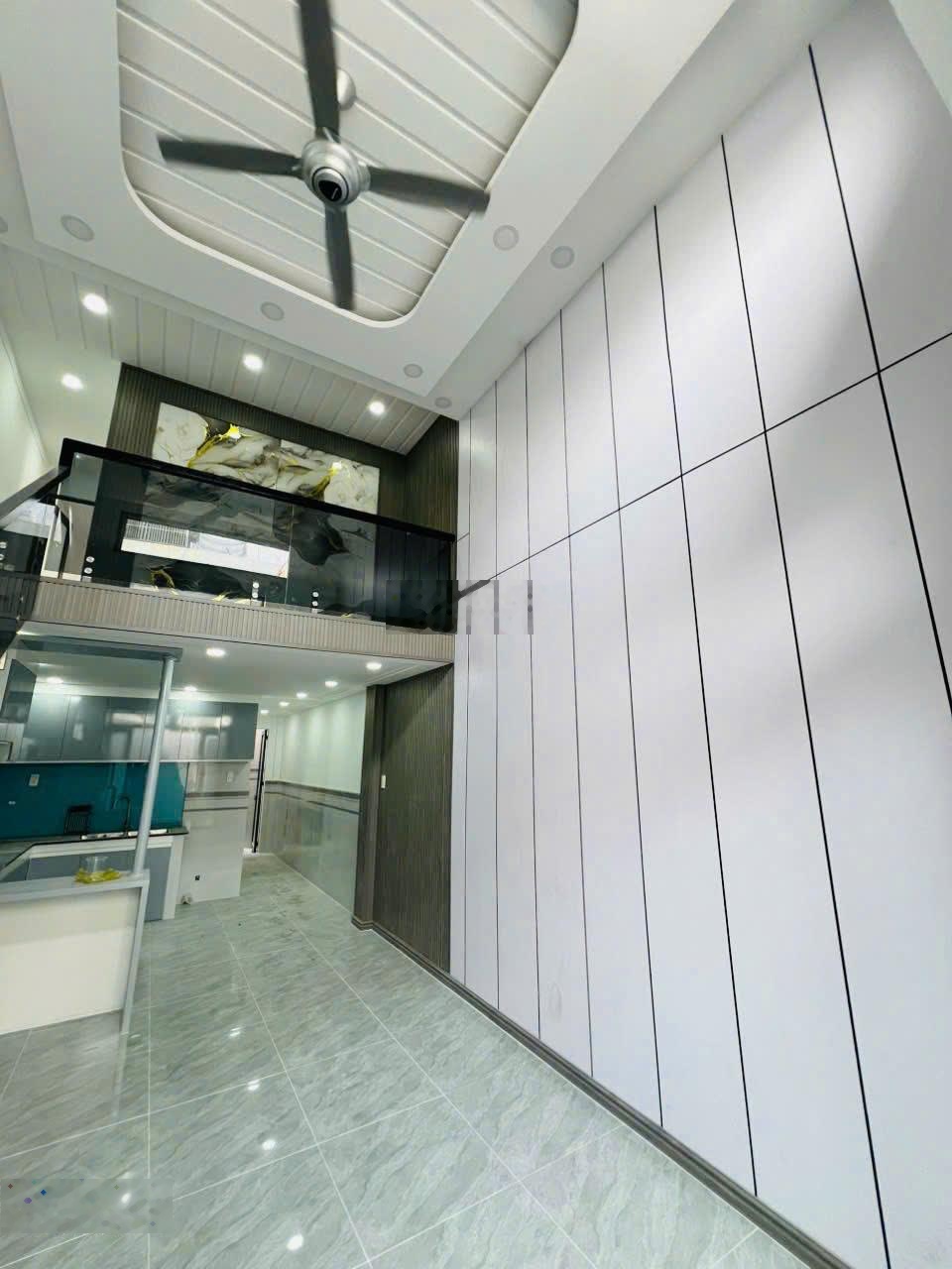 Giảm 200tr nhà Q12 gần chợ Hiệp Thành 65m2 ngang 3,8x16,5m 3PN, 2WC, có sân nhà để xe thoải mái