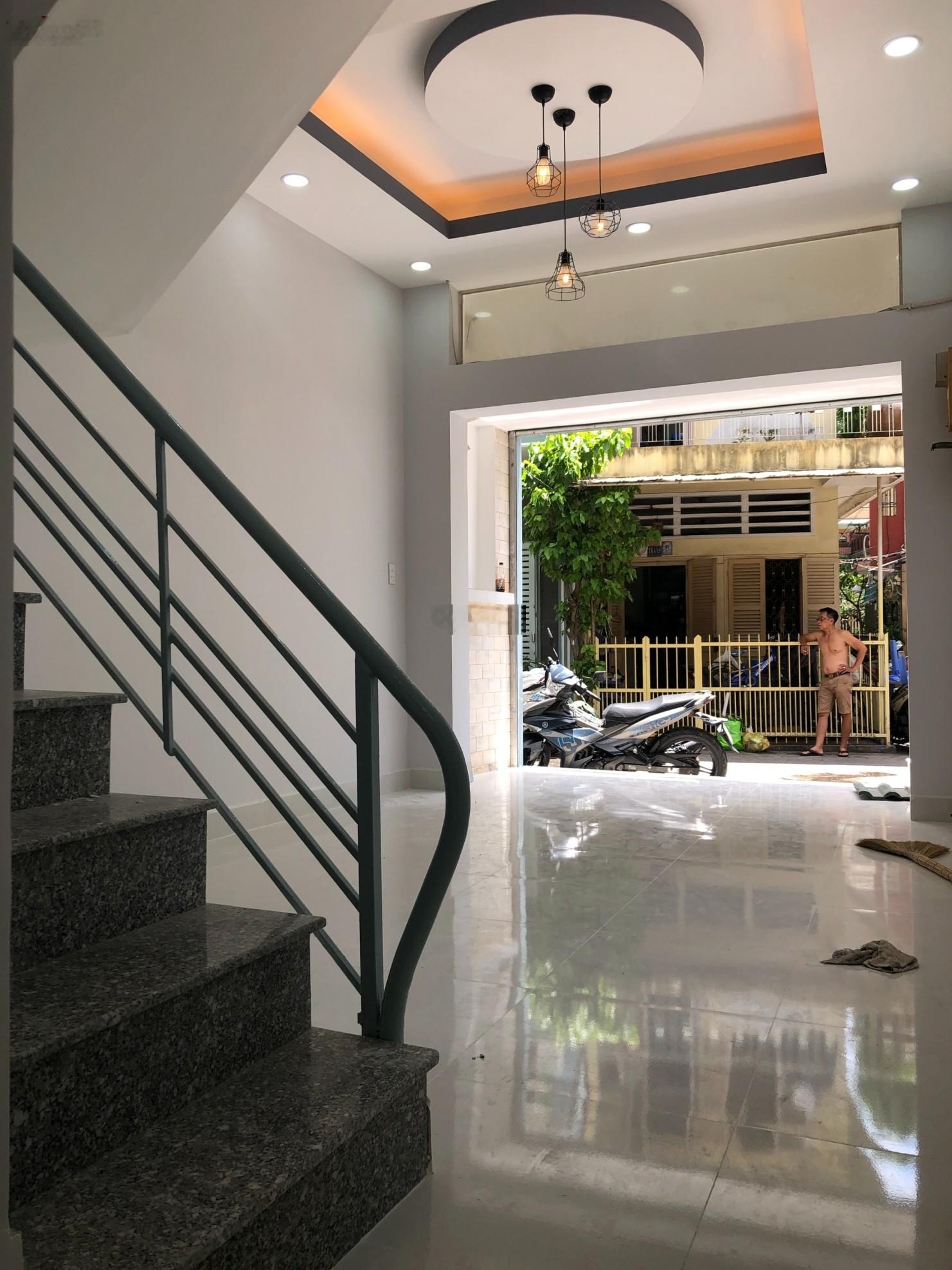 Nhà báN 2MT hẻm XH 3,3*10m, NH 3,6m