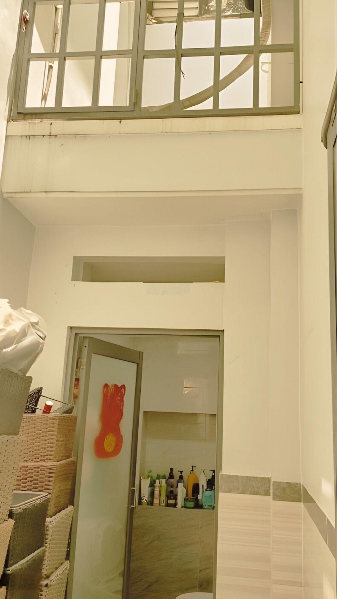 TTQ1, N. Trãi, kế bộ công an, ngang 4m, sổ vuông đét