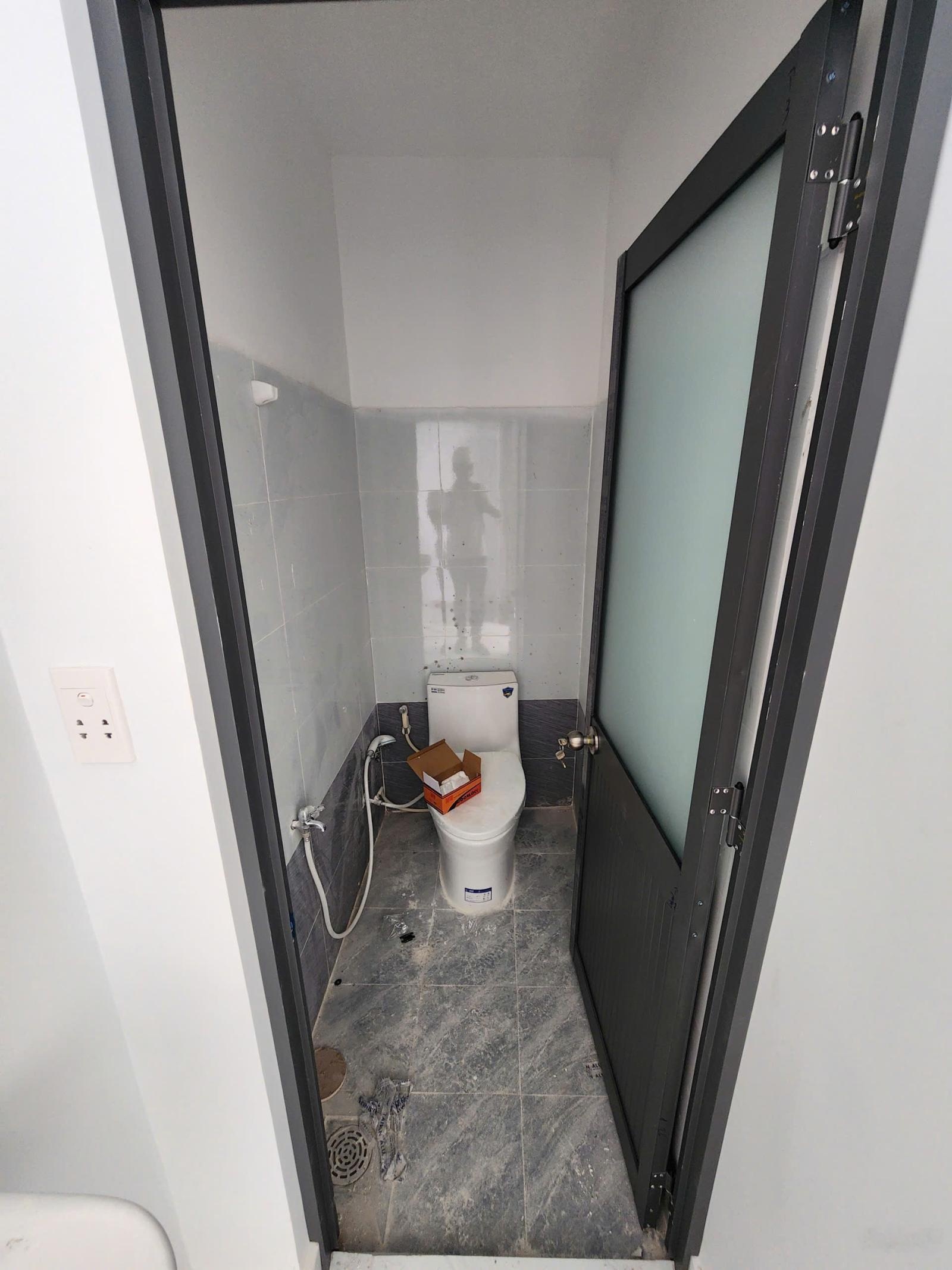 Nhà mới xây vào ở ngay SD 64m2, sổ riêng sang tên liền chính chủ cần bán