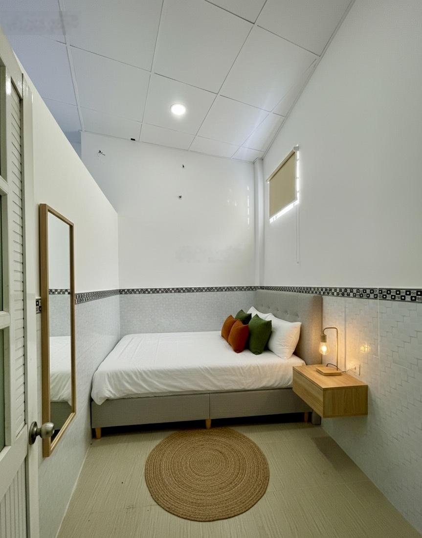 Nhà đẹp đón tết - kế kdc himlam - 33m2, 2 tầng - chỉ 3.7 tỷ tl - có sân để xe, 50m2 ra mt đường.