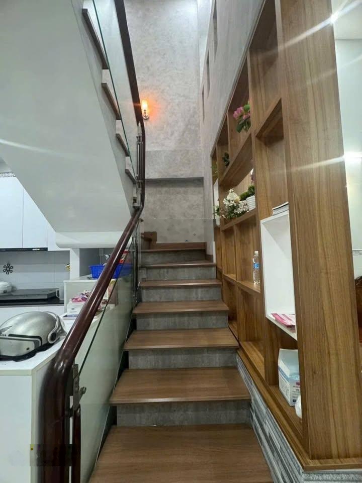 Nhà mới xây DT 4x11m, gần ngay trường Tiểu học Kim Đồng Bình Tân