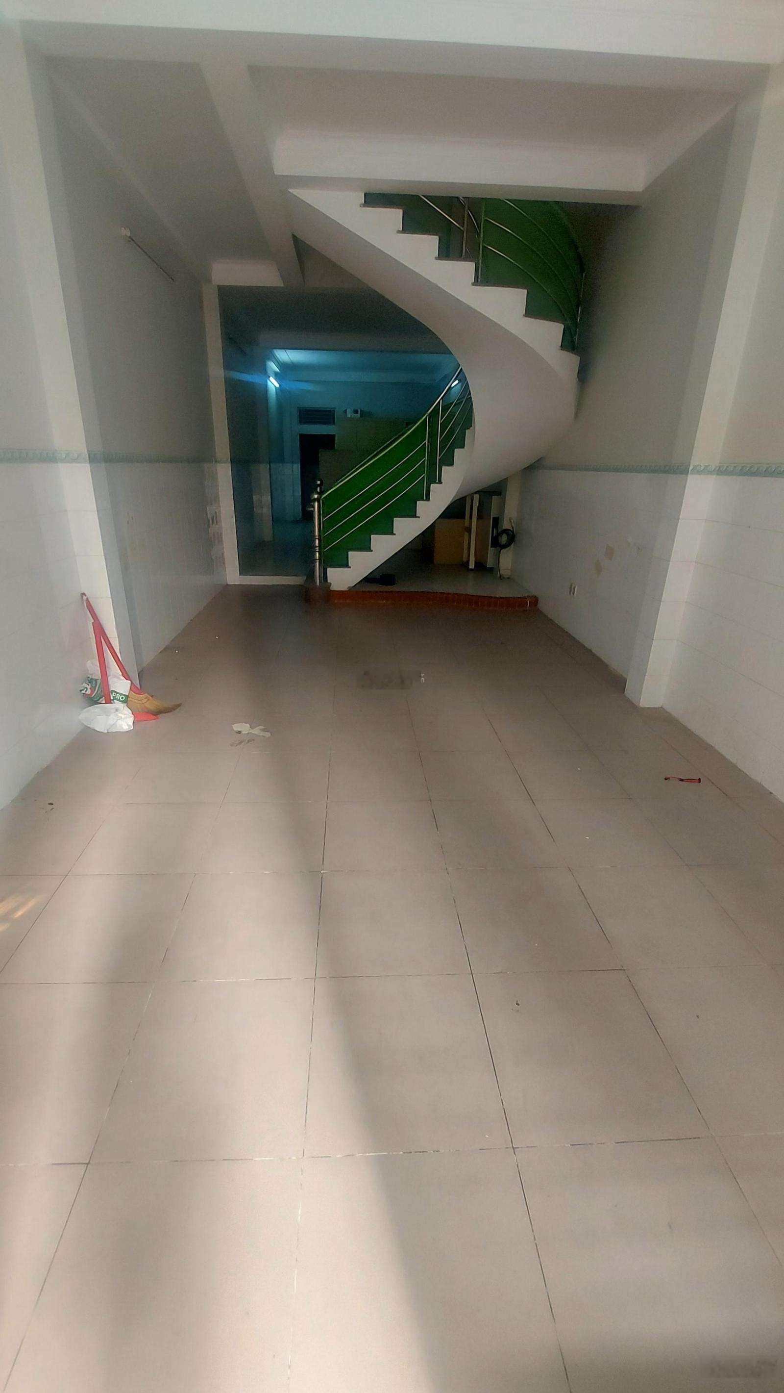 Cho thuê nhà MT khu Belleza Quận 7, DT 4 x 20m, 4 tấm, giá chỉ 17triệu