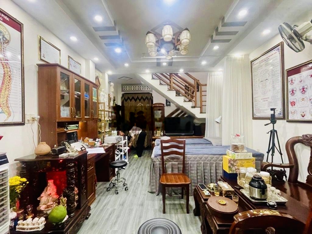 Nhà đẹp ngay Emart 2 - 50m2 - cách mặt tiền Phan Huy Ích 20m - nhỉnh 4tỷ