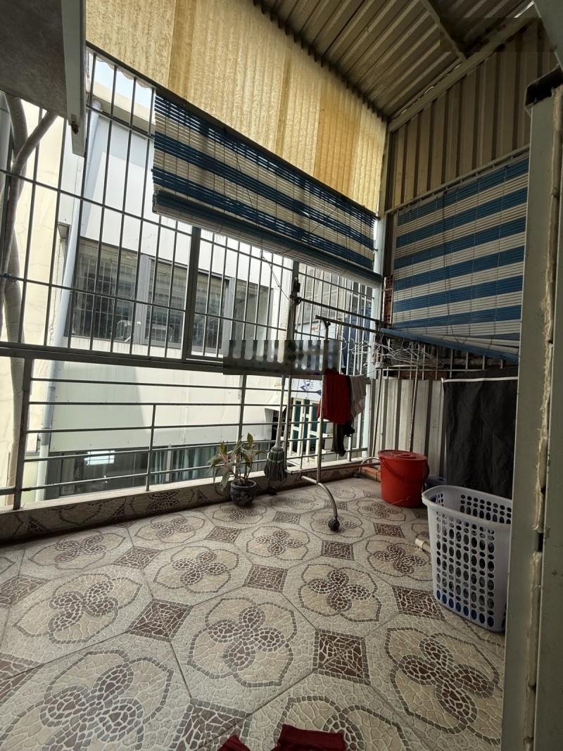 Nguyễn trãi quận 1, ngay cục xuất nhập cảnh - 5 tầng 3pn hẻm xe hơi c10m