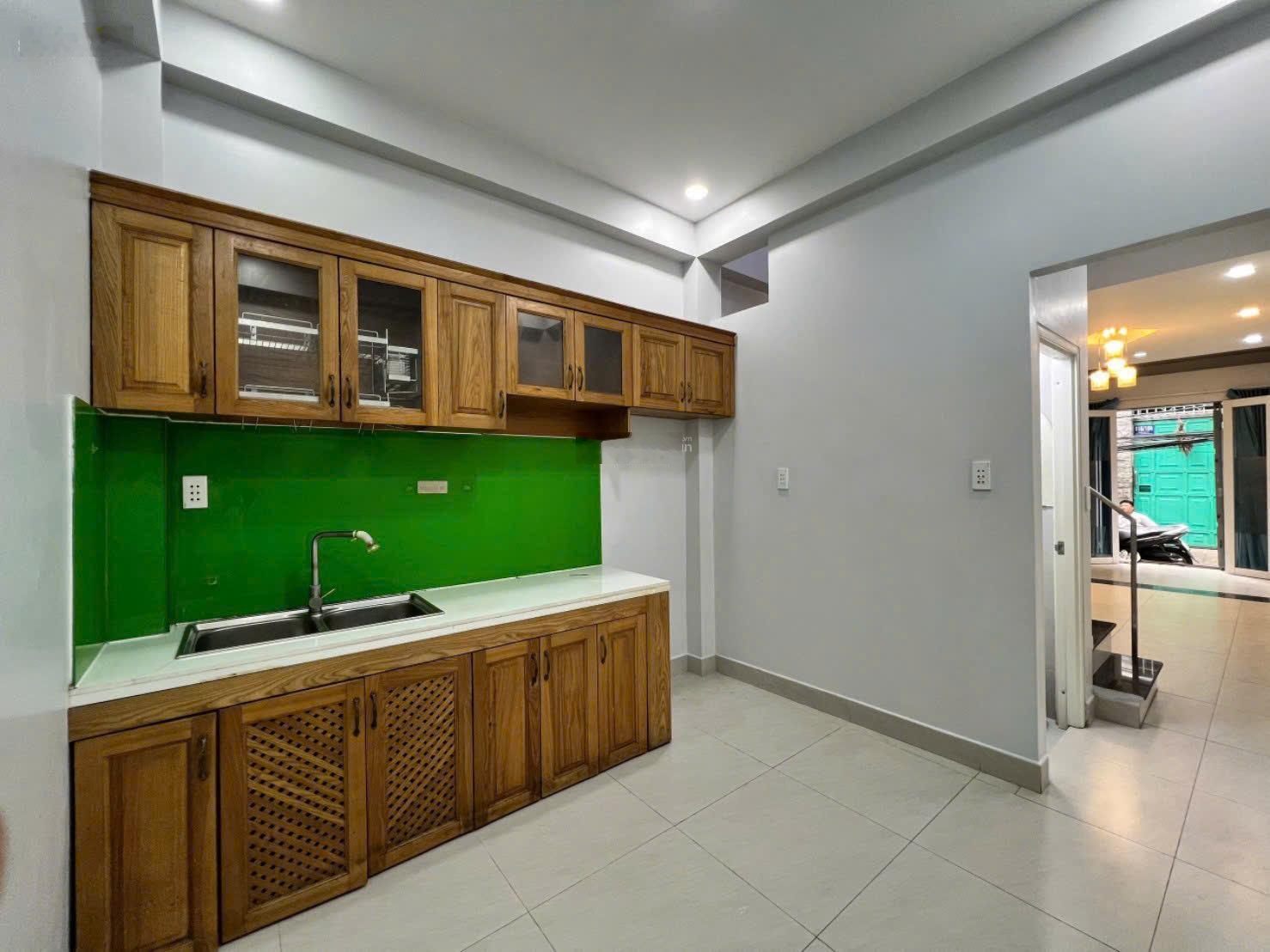 Nhà đẹp huỳnh tấn phát q7 4pn giếng trời thoáng mát chỉ 3 tỷ 990