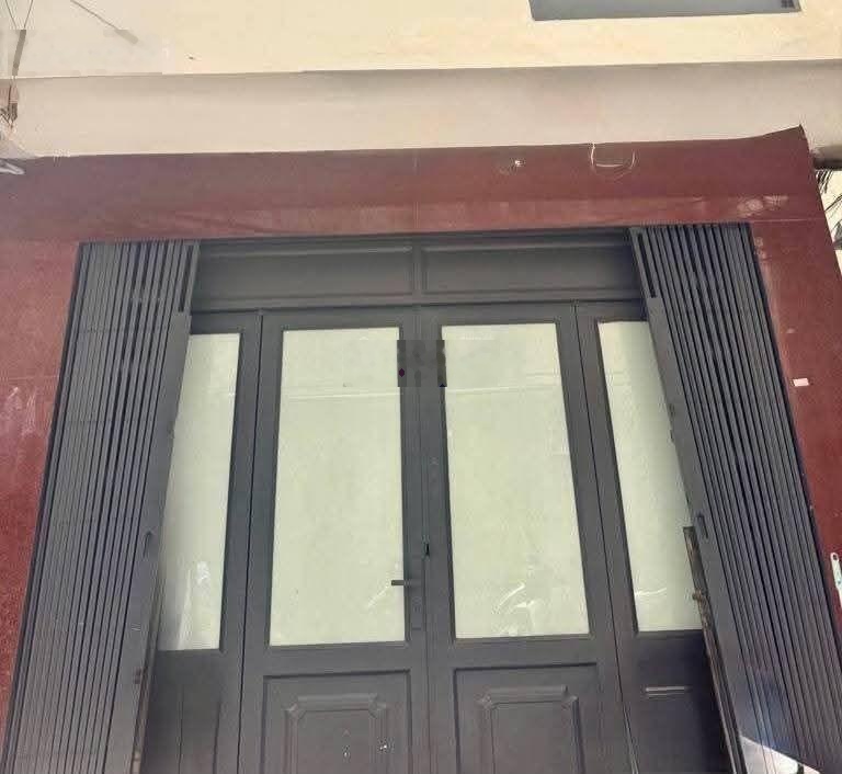 Cần Bán Nhà - Khu Hiếm Nhà Bán - Hẻm Xe Hơi. -Đường Trần Hưng Đạo - Quận 1- HCMC. Giá 8Tỷ