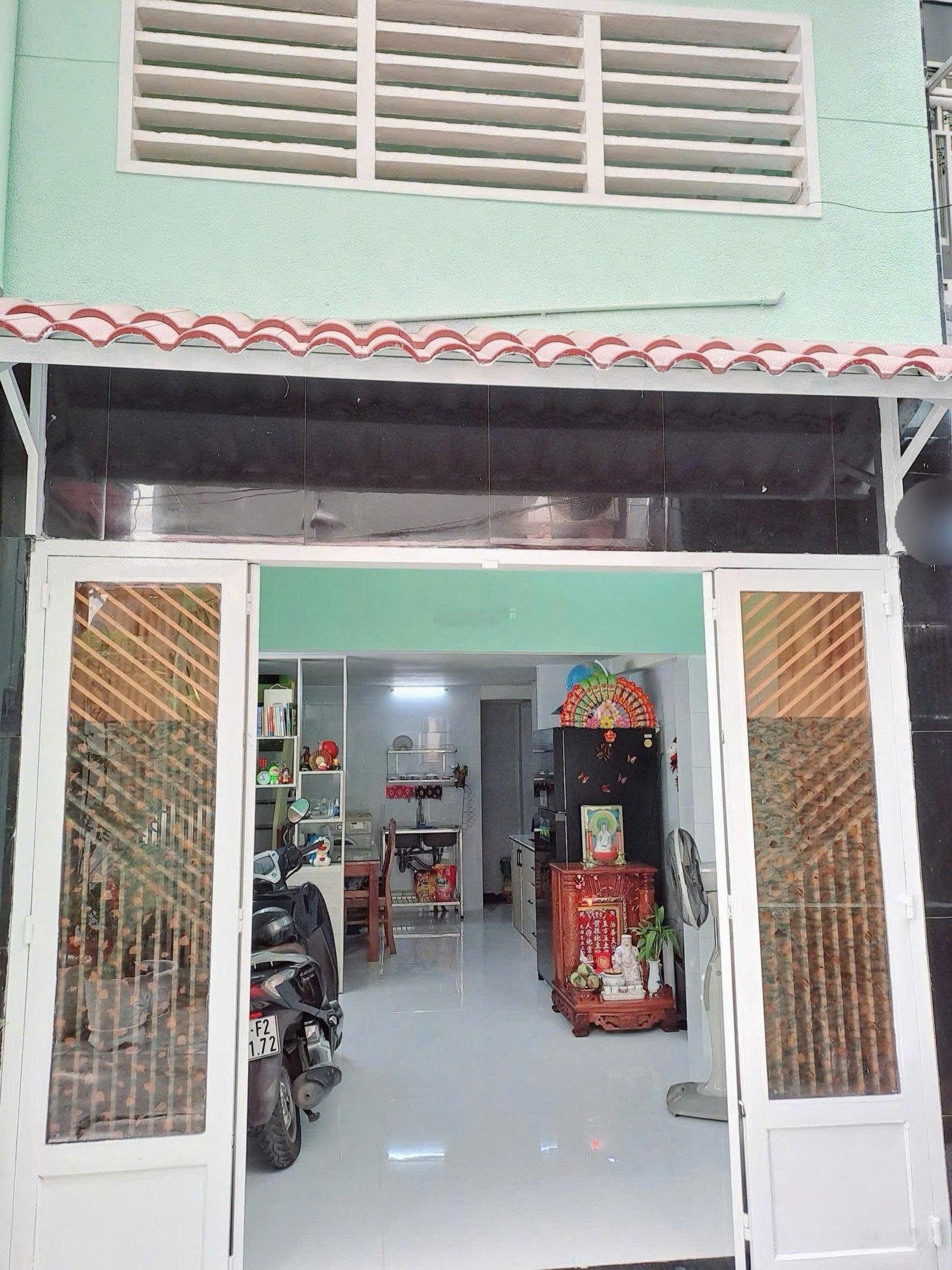 Cách Sư Vạn Hạnh 25m,3Tầng,3PN,gần Vạn Hạnh Small,trường học,Bệnh Viện,Ở hoặc cho thuê tốt