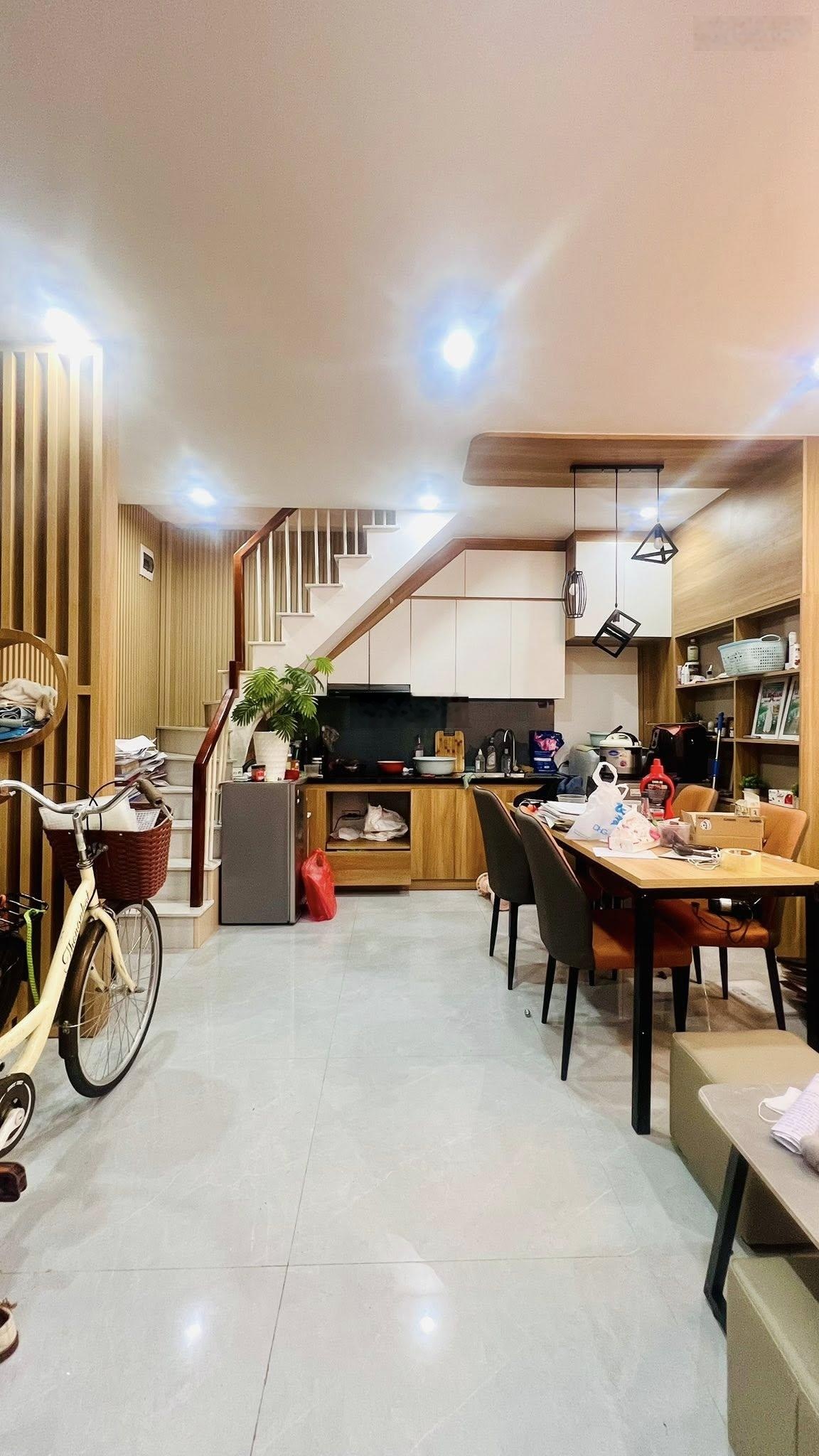 Bán nhà Bạch Mai, Hai Bà Trưng, 24m x 4 Tầng, gần phố, 4.6 tỷ TL.