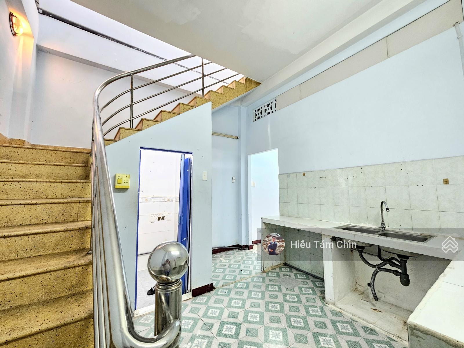 Đường ô tô thông, 4m x 11m x 2 Tầng, 3 Phòng ngủ, Ban công, Emart Thiso Mall