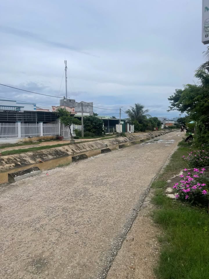 Bán lô đất Long Bình 2, Phước Dinh, Khánh Hòa, 149m2, giá 800 triệu