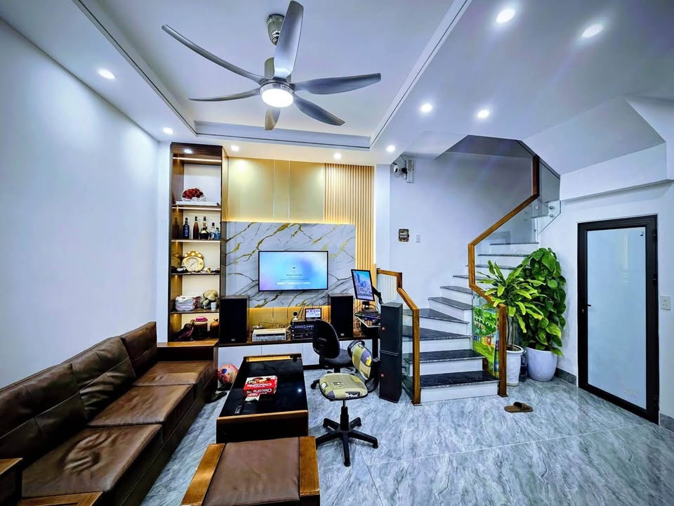 Bán nhà siêu đẹp Trần Lãm, dân xây chắc chắn