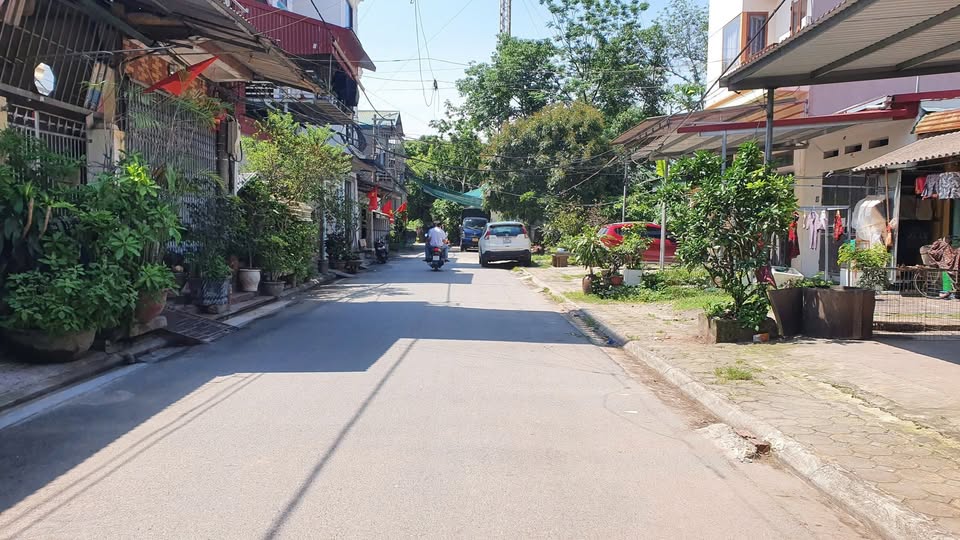 Bán nhà cấp 4 trục chính ô tô, trung tâm Yên Viên, nhỉnh 4 tỷ