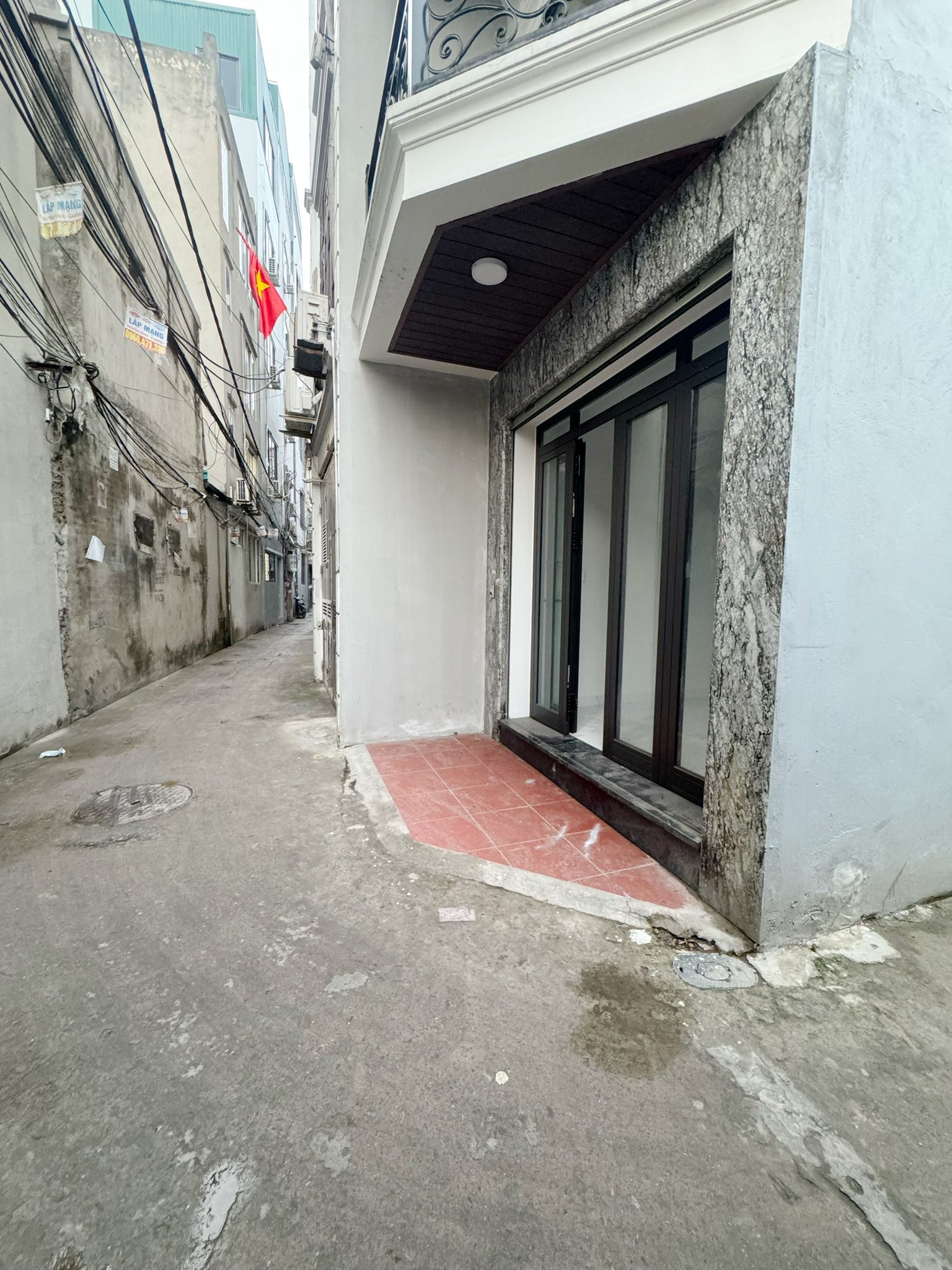 Bán nhà mới vừa xây xong, diện tích 37m2 x 5 tầng, giá 7.9 tỷ tại Nam Dư, Hoàng Mai