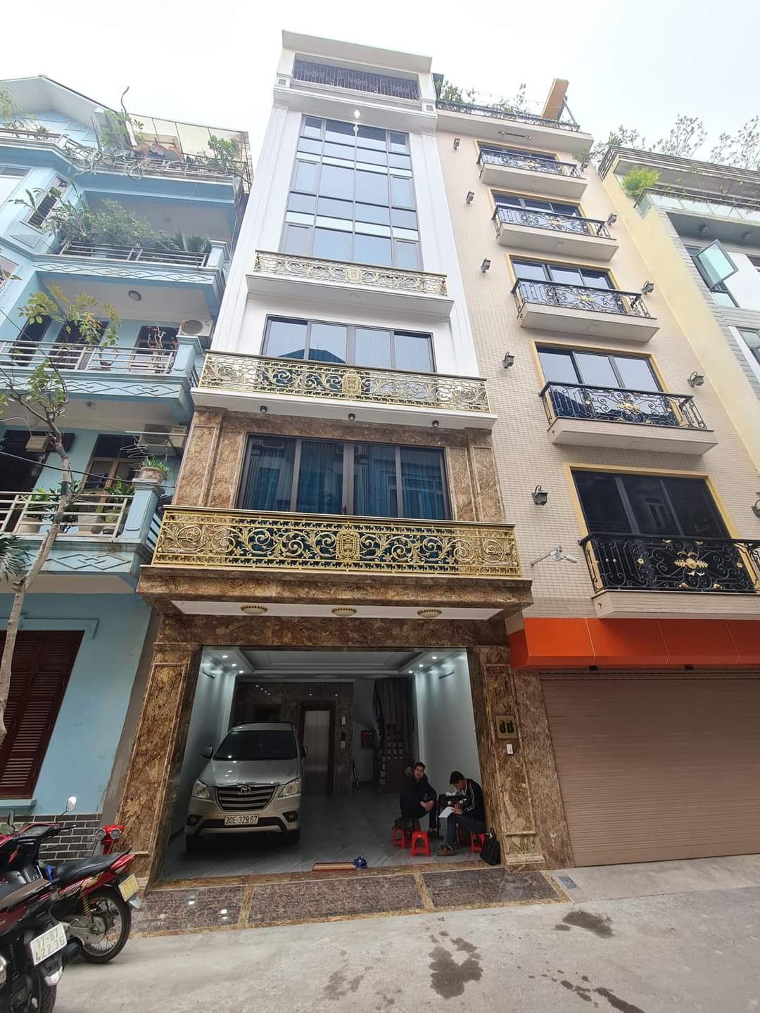 Bán nhà phân lô Trần Quý Kiên, gần công viên Cầu Giấy, nhà 8 tầng thang máy, siêu đẹp