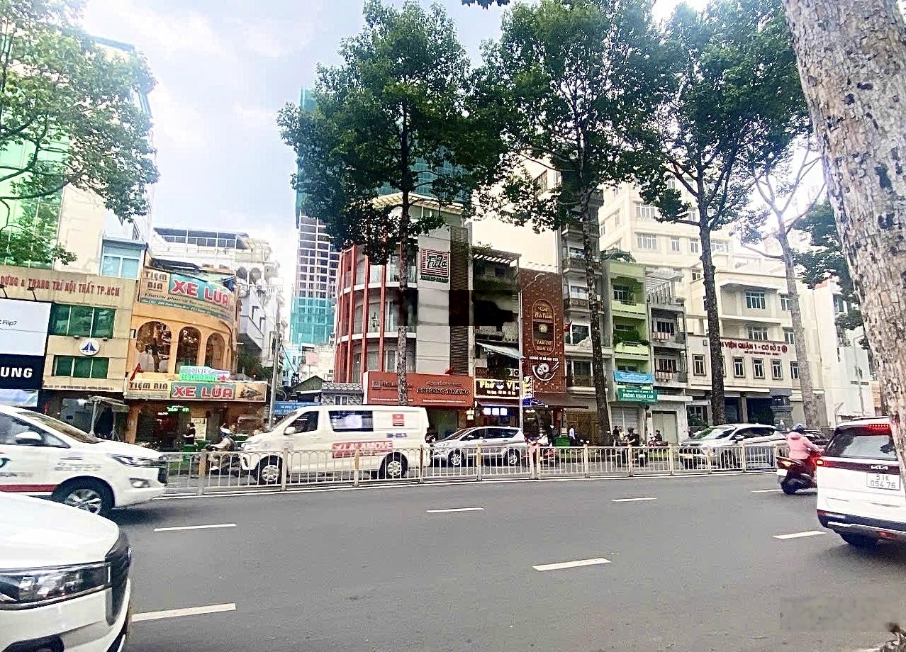 Nhà nhỏ ở ngay - trần hưng đạo - 17m2, 2tầng - 3.1tỷ