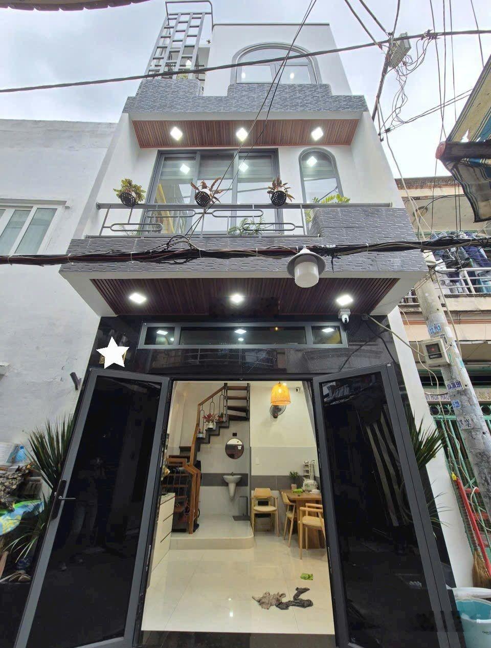 Cực hiếm Q.10 nhà đẹp ở ngay Nguyễn Tri Phương hẻm đẹp, kinh doanh giá tốt chỉ 4.8 tỷ hơn