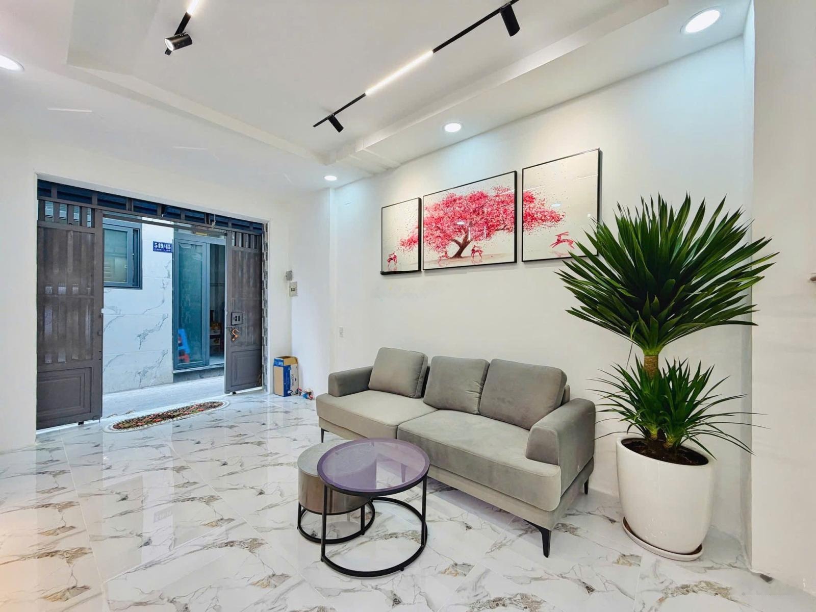 Nhà Lê Văn Thọ 3 phòng ngủ, 3 toilet, ban công rộng thoáng có nội thất