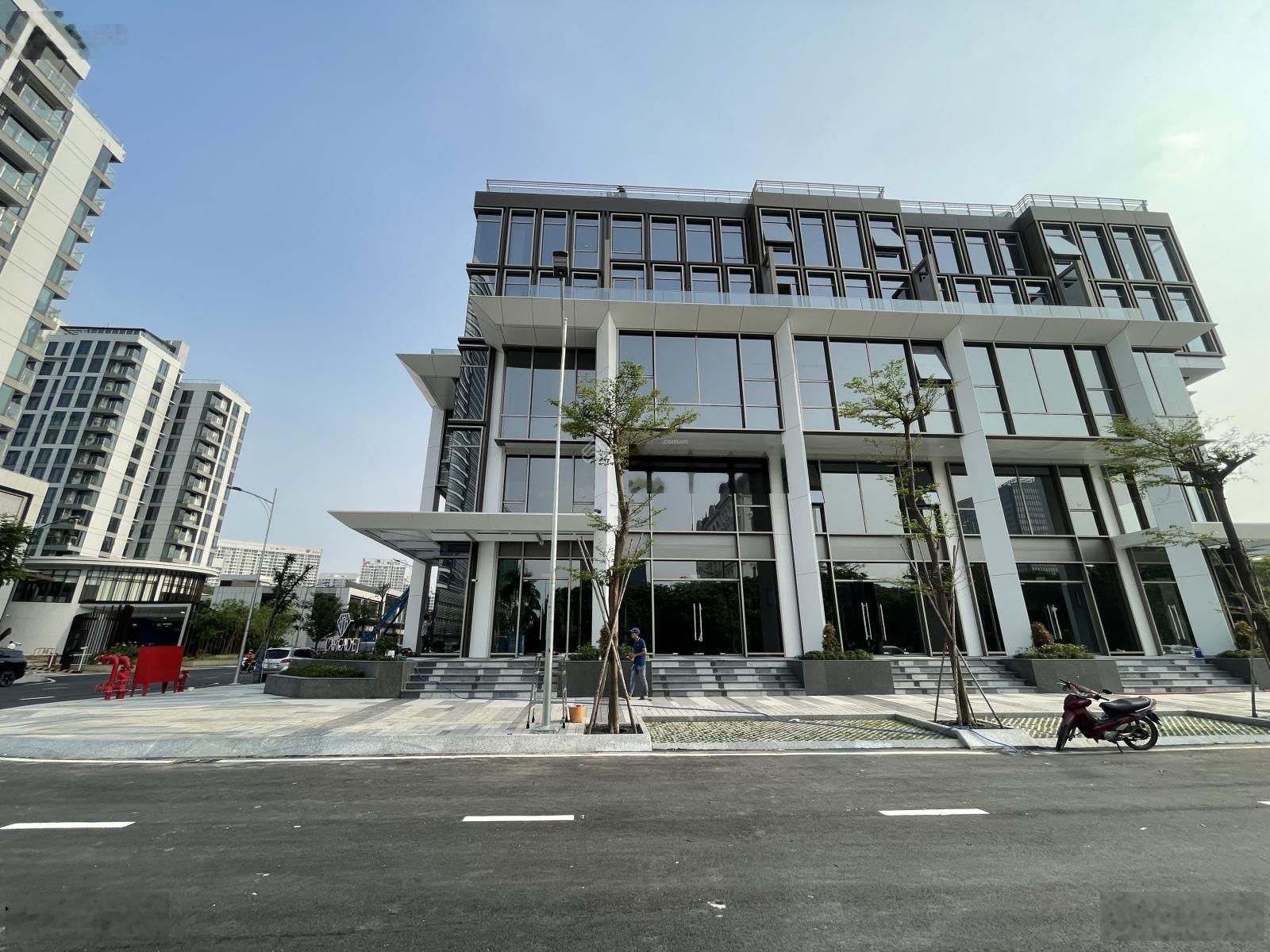 Nhà Phố 5 Tầng khu Larcade-1 Góc 2 mặt Tiền đường 30m -Phú Mỹ Hưng Quận 7