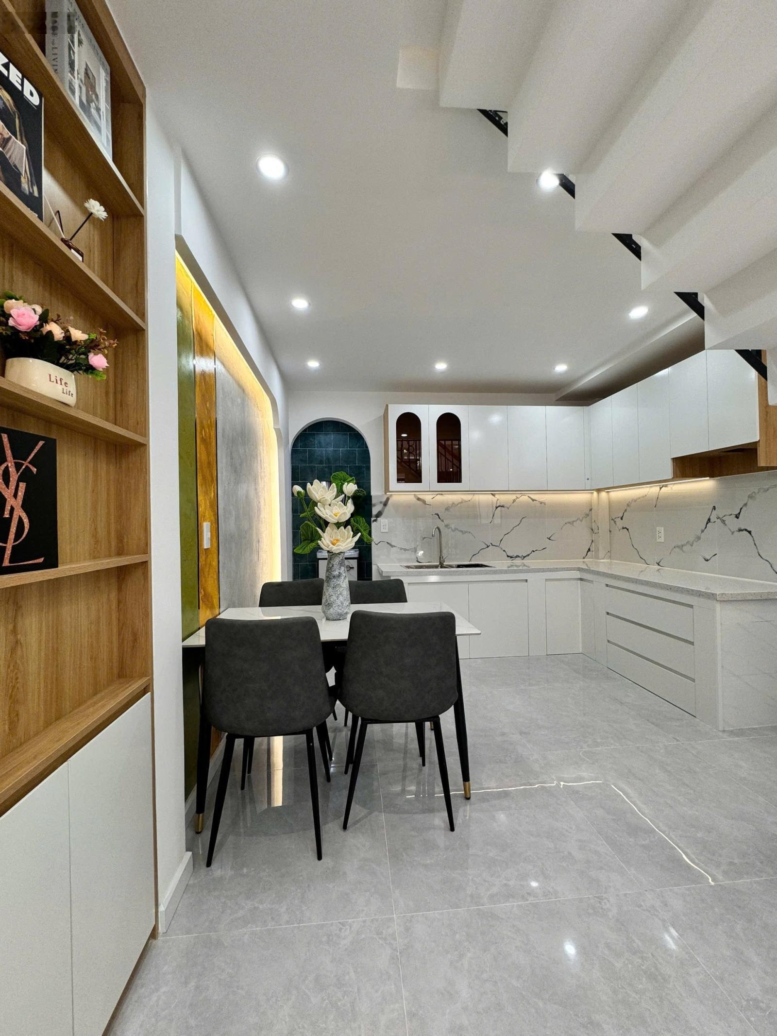 THÂN GỬI ACE MÔI GIỚI HH 50TR Bán nhà đẹp Gò Vấp Hẻm xe hơi tới cửa nở hậu - Giá: 4.78Ty TL - Vị