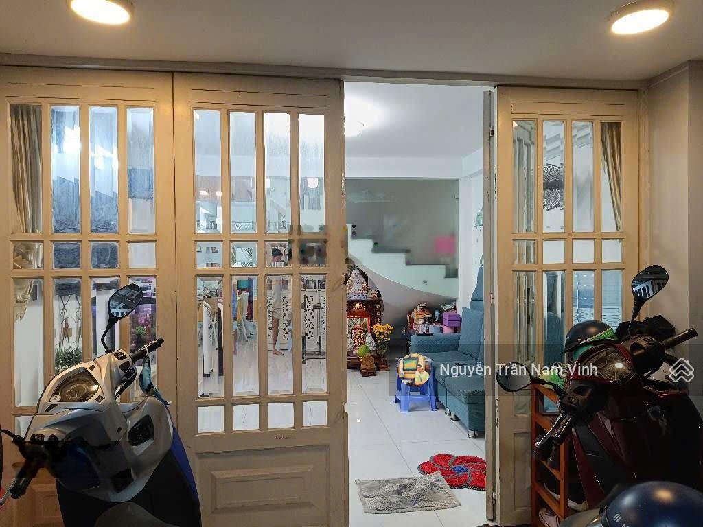 Bán nhà đẹp mới cứng 4 tầng 4 phòng chỉ 4 tỷ nhỉnh ngang 4m dài 12m tốt nhất khu vực