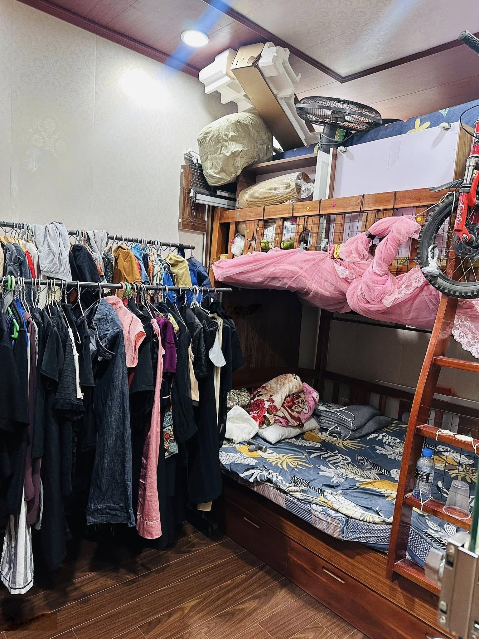 5,65 tỷ - 1 nhà ra MP, KD sầm uất, MT khủng 6,3m, Dt 25m2, mặt ngõ thông ba gác phi