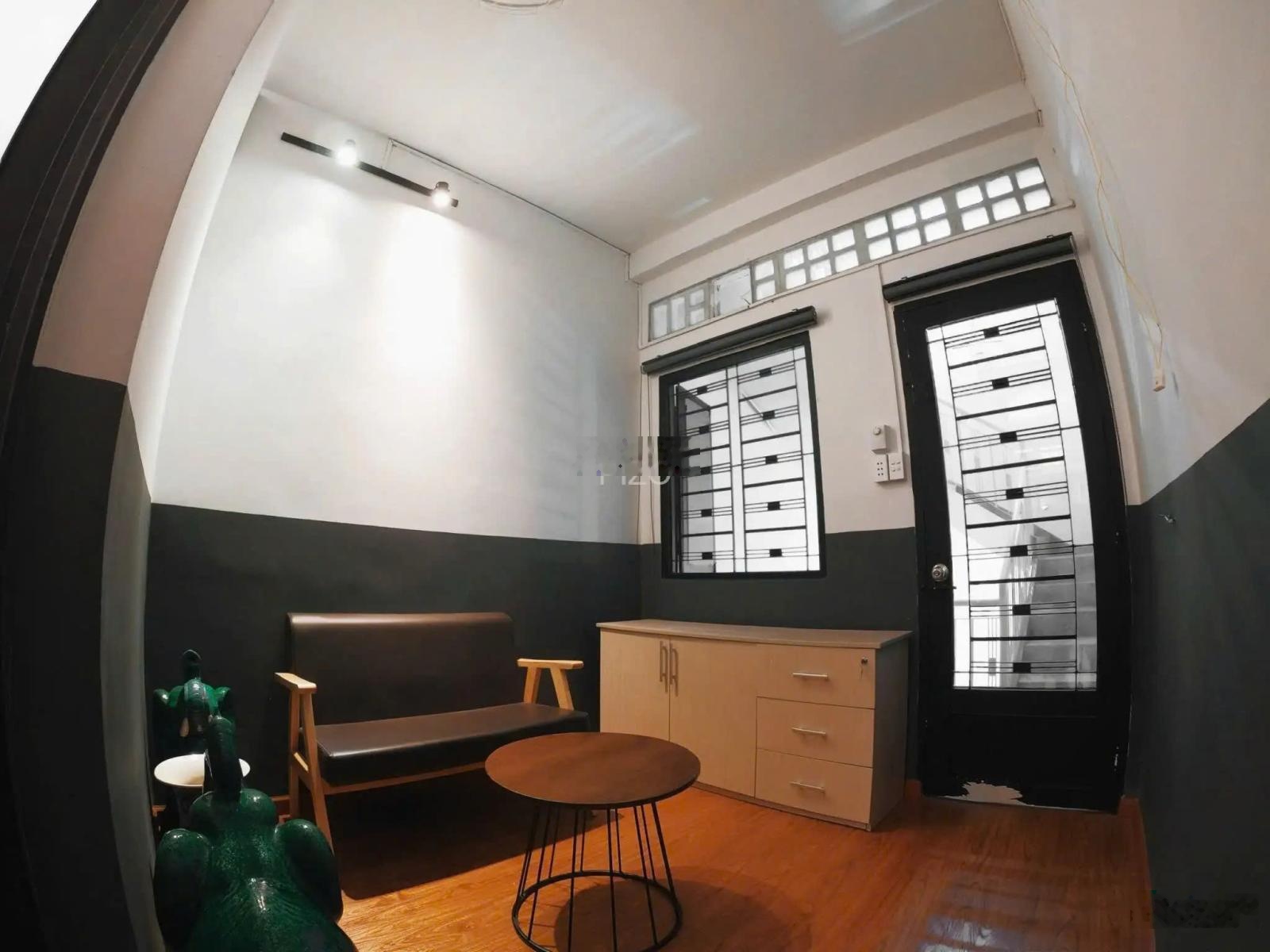 Bán nhanh nhà 32m2 - 3 tầng - chỉ 8 tỷ hơn - cách oto chỉ vài bước chân - chiện chí!